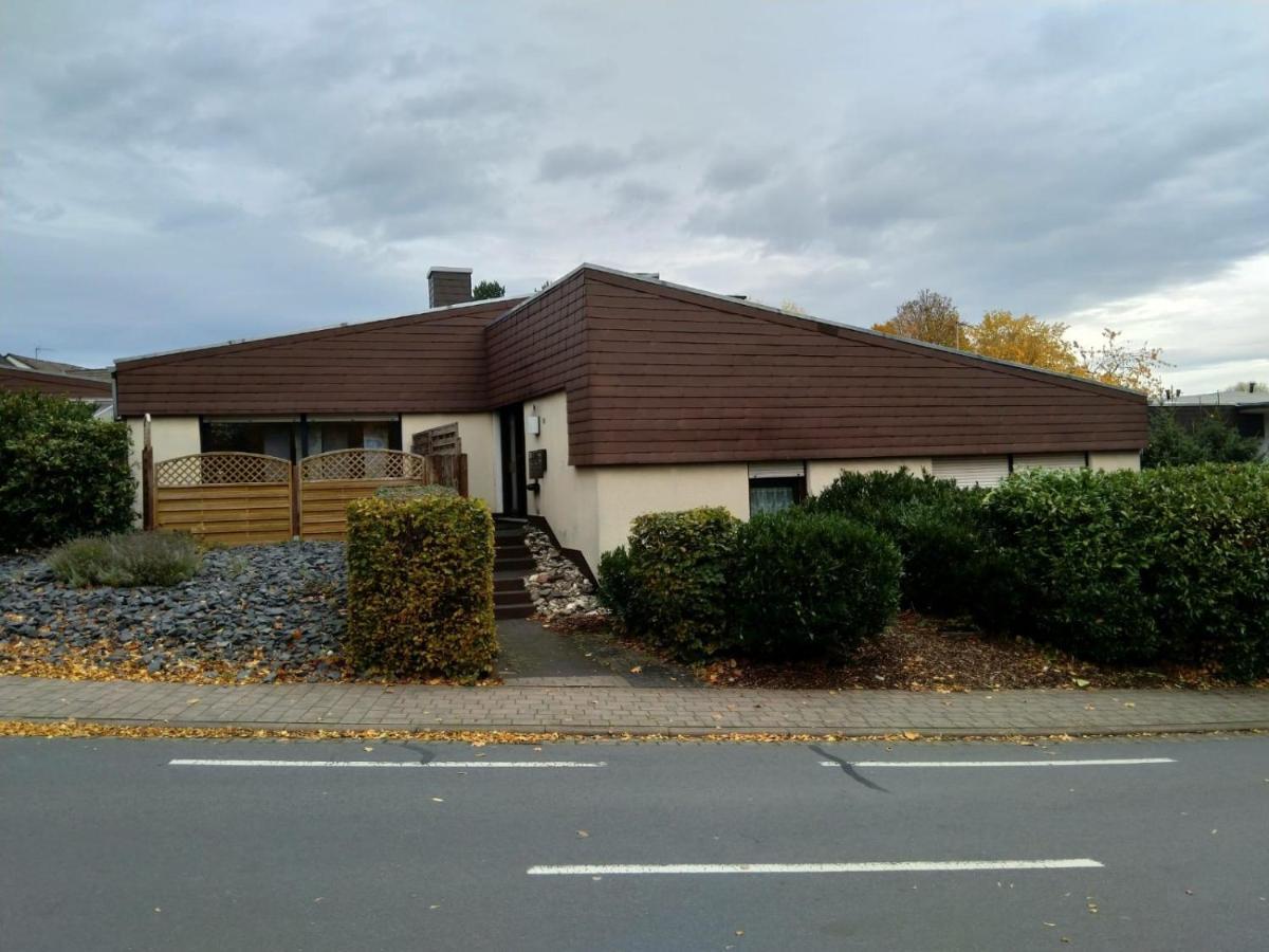 Kleine Ferienwohnung, Einzimmeraparment In Altenkirchen Almersbach Esterno foto