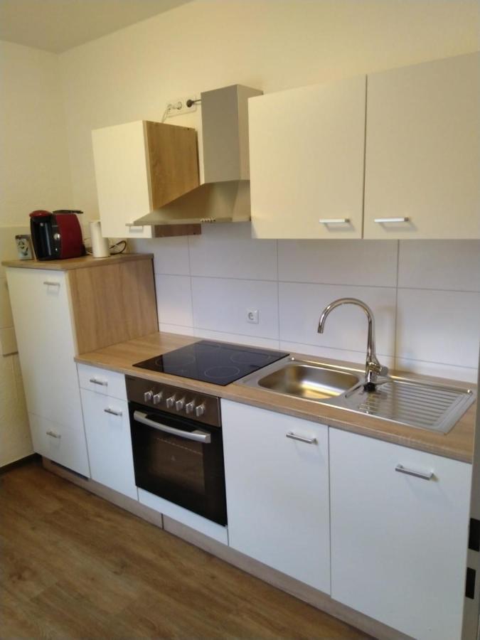 Kleine Ferienwohnung, Einzimmeraparment In Altenkirchen Almersbach Esterno foto